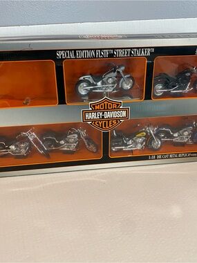Harley Davidson Motor Cycle Special Edition FLTR Road Glide Set Die Cast Replica